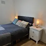 Peaceful & Pet Friendly 200Mtrs To Dundrum Centre