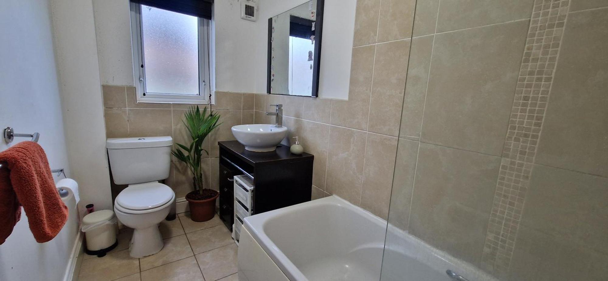 Peaceful & Pet Friendly 200mtrs To Dundrum Centre *