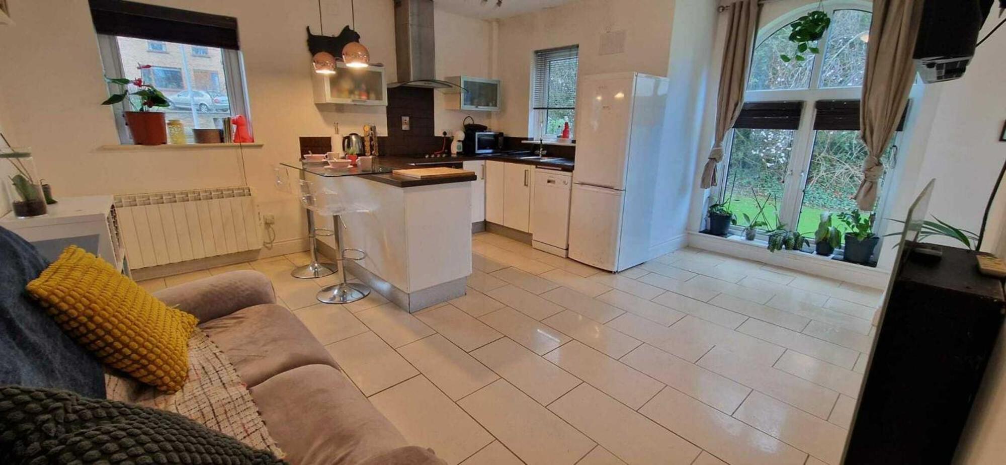 Peaceful & Pet Friendly 200mtrs To Dundrum Centre Dublin